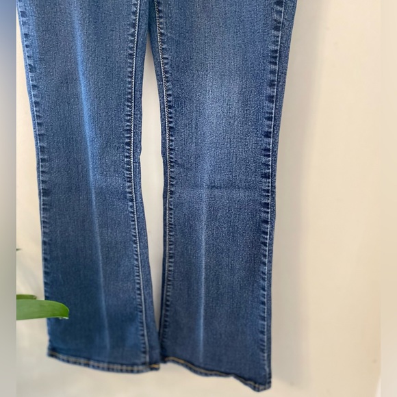 LEVI’S MODERN BOOTCUT JEAN. - Picture 5 of 15